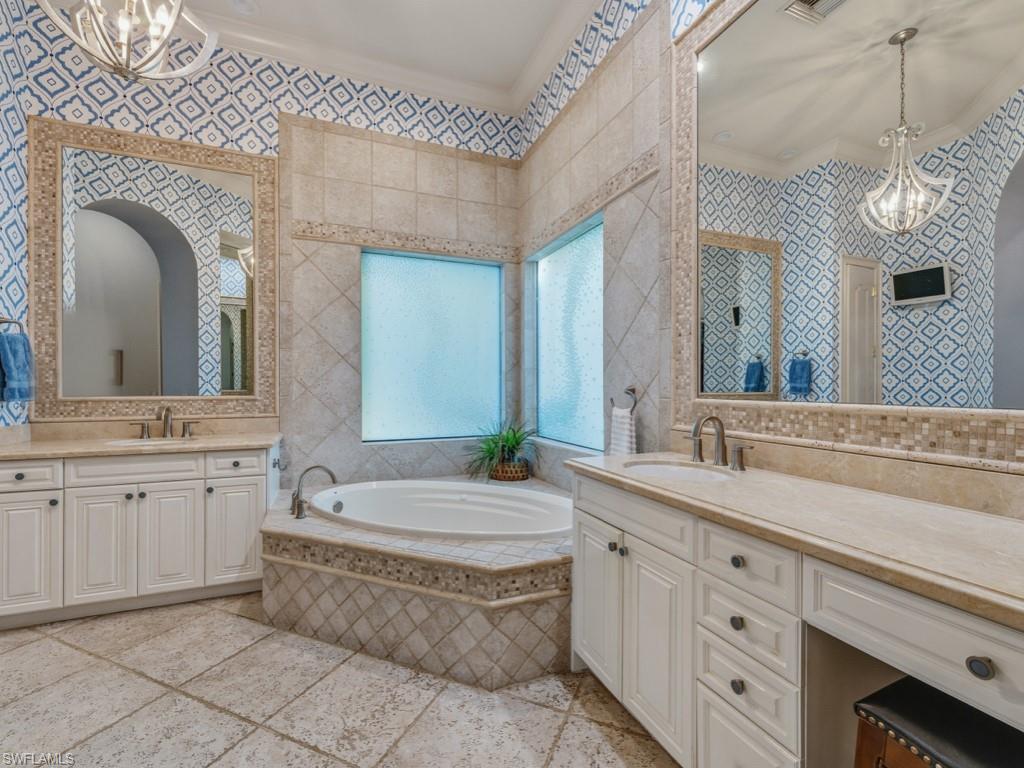 18112 Lagos Way Naples, FL 34110 - Photo 19 of 50 Primary Bathroom
