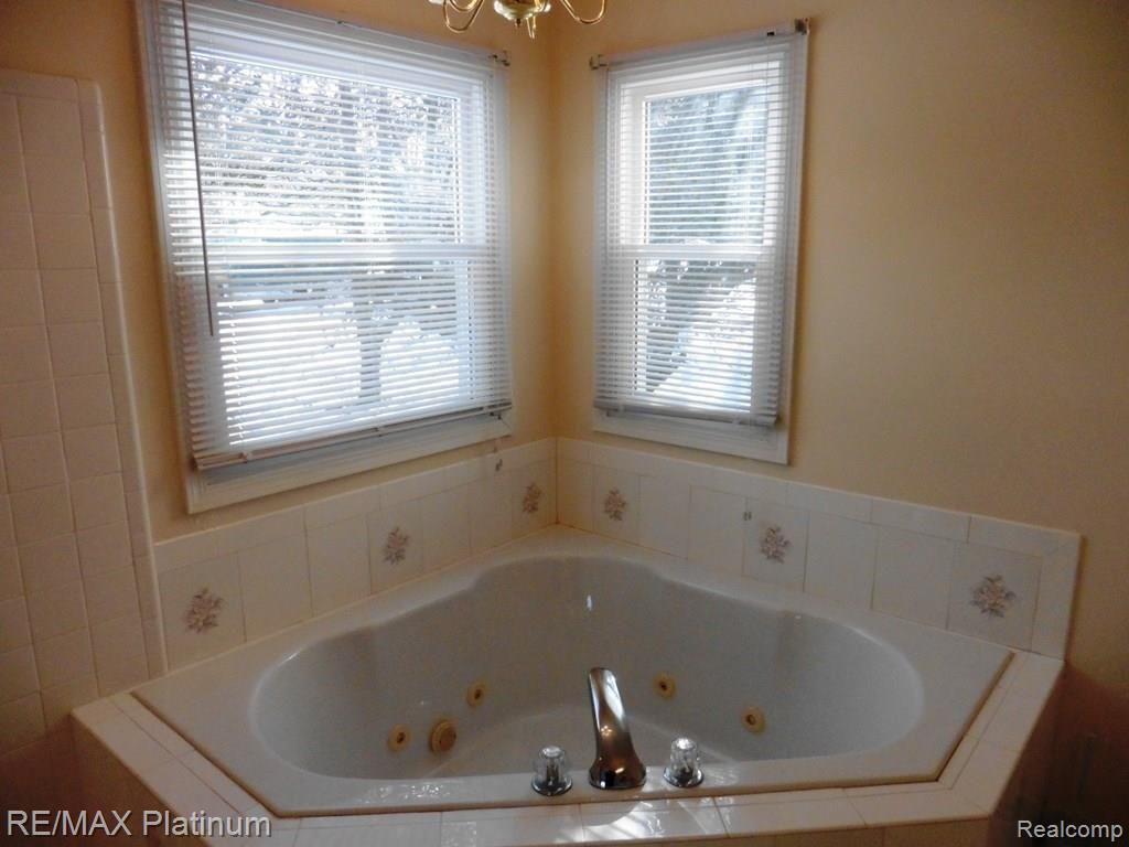 6563 Dunn Road Howell, MI 48855 - Photo 9 of 15