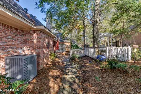 $350,000 | 101 Honey Locust Court, Madison, MS 39110