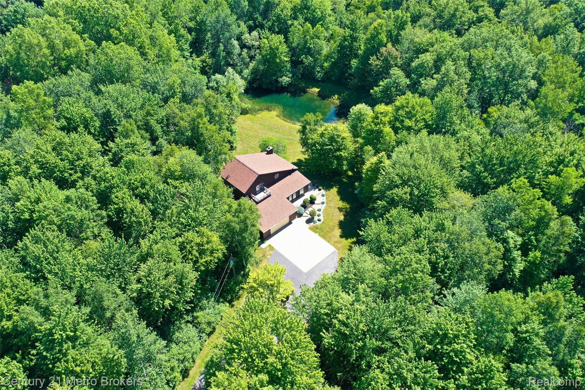 9341 Pettit Road Birch Run, MI 48415 - Photo 74 of 76 9341-Pettit-Rd-73 Outside.jpg