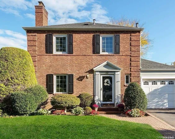 $1,699,000 | 93 Kingsbury Road, Garden City, NY 11530