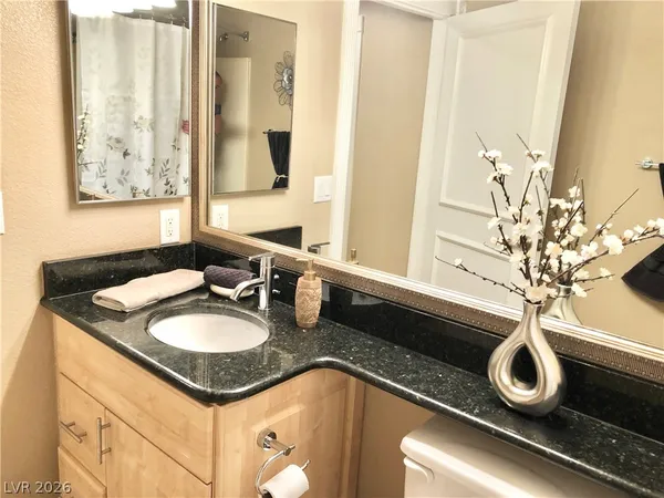 $1,795 | 270 East Flamingo Road, Unit 120, Las Vegas, NV 89169