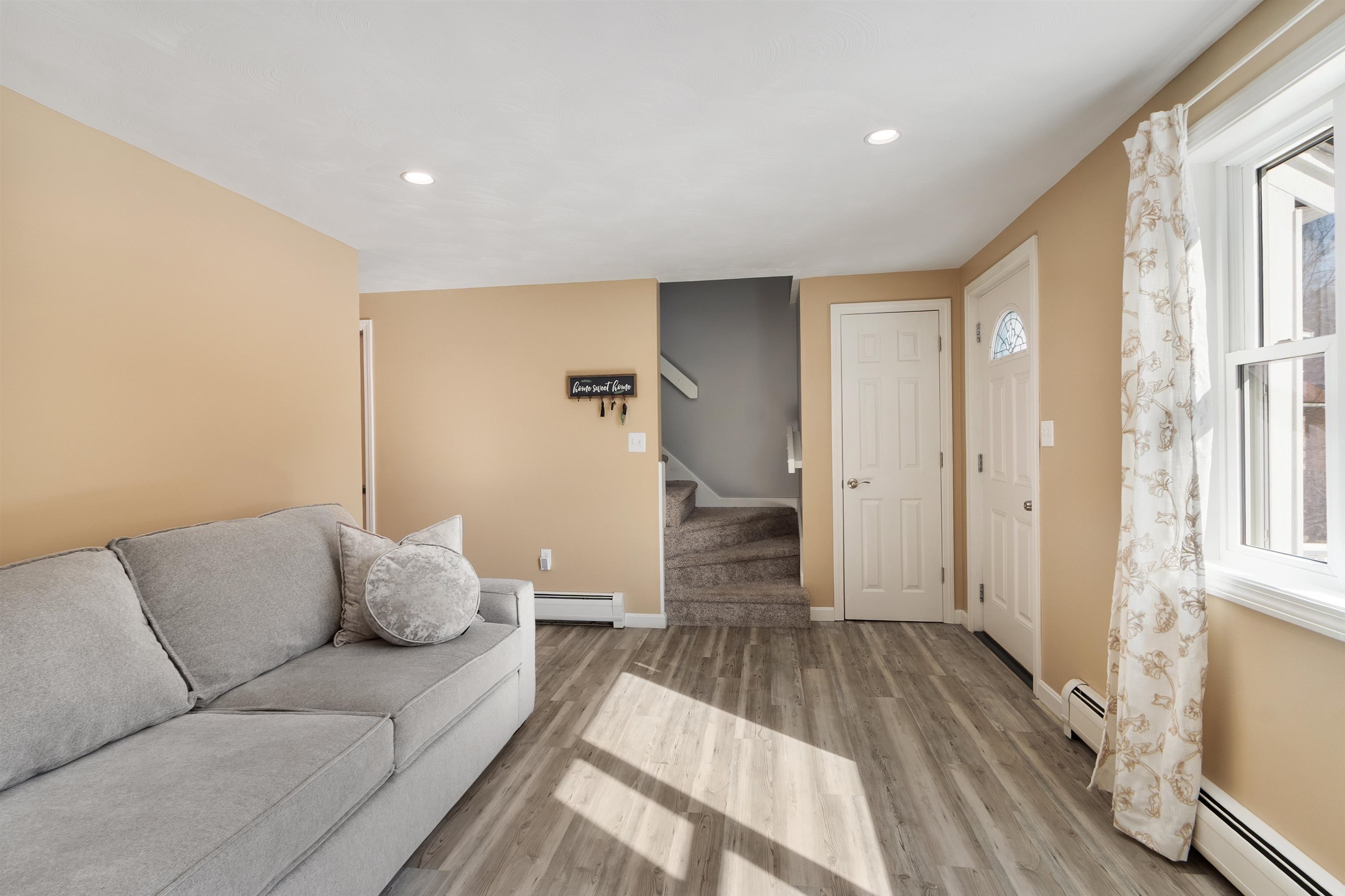 6 Mills Farm Circle, Unit R Derry, NH 03038 - Photo 12 of 38