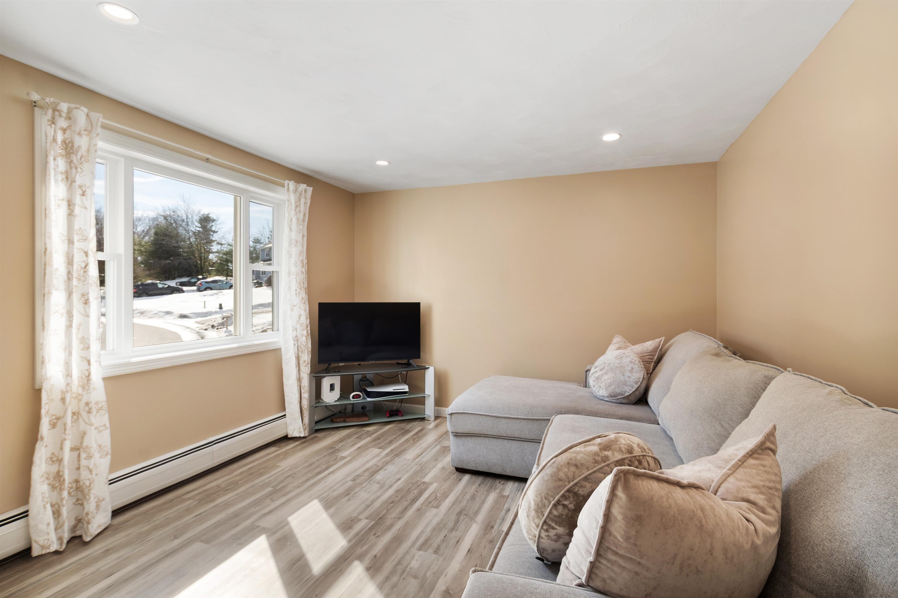 6 Mills Farm Circle, Unit R Derry, NH 03038 - Photo 14 of 38