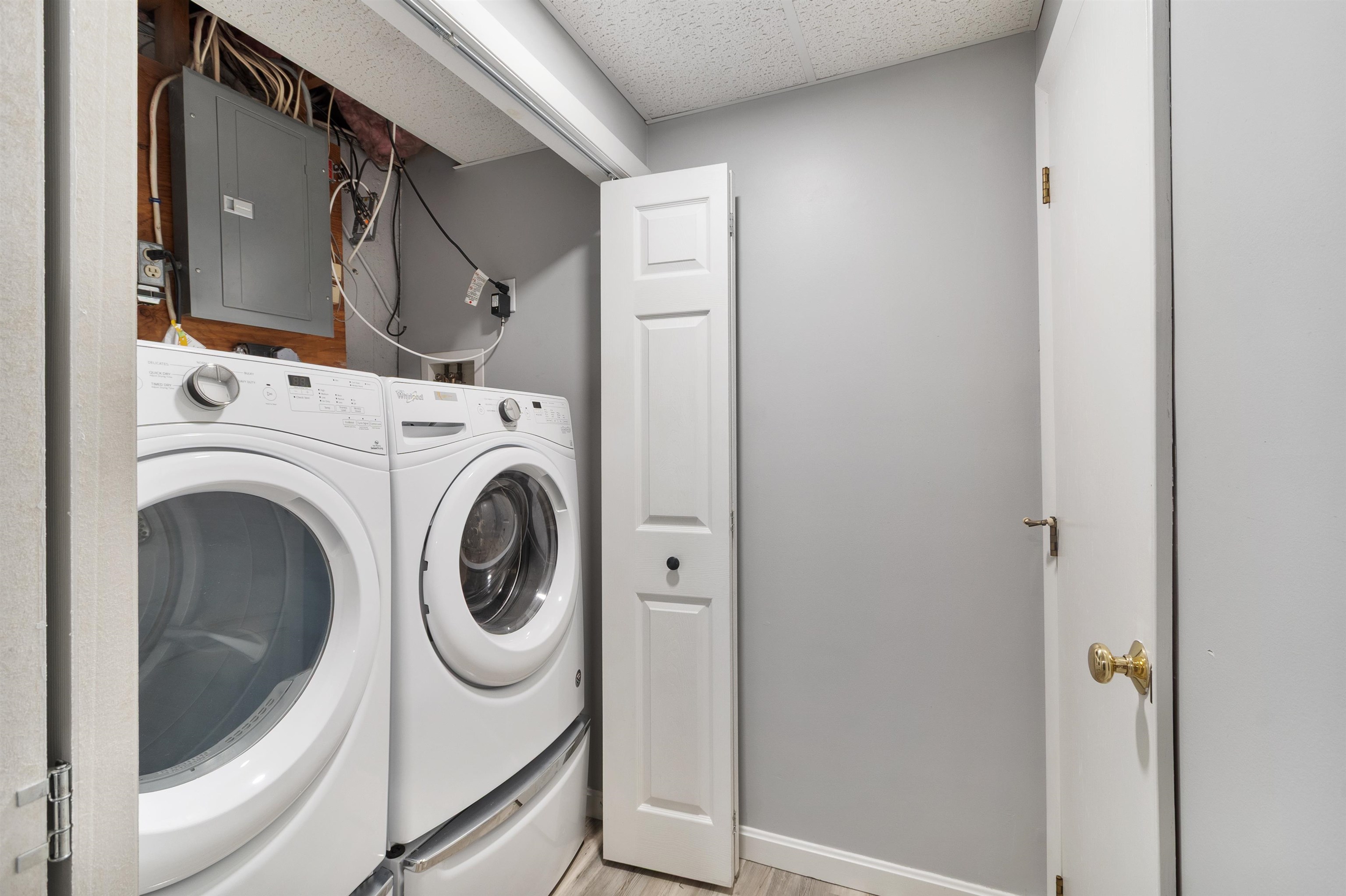 6 Mills Farm Circle, Unit R Derry, NH 03038 - Photo 33 of 38