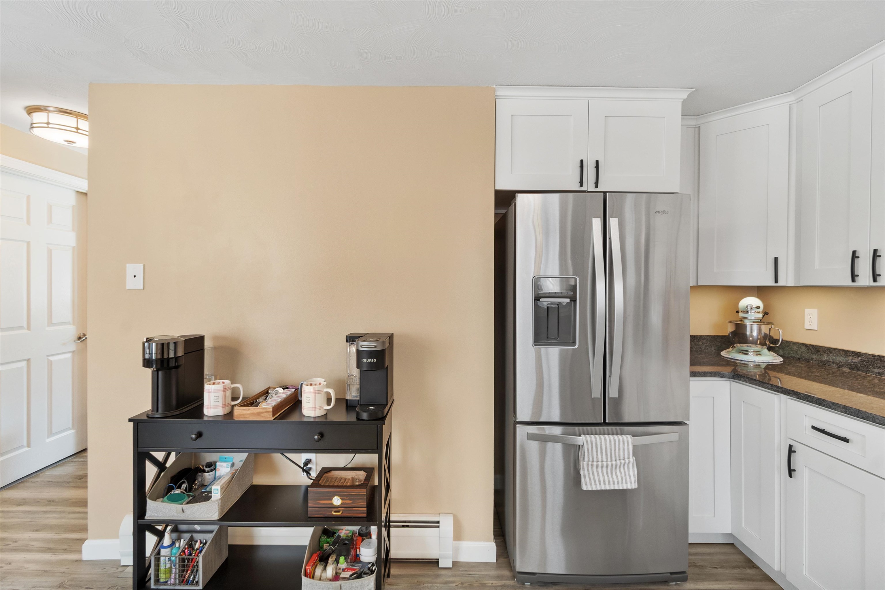 6 Mills Farm Circle, Unit R Derry, NH 03038 - Photo 4 of 38