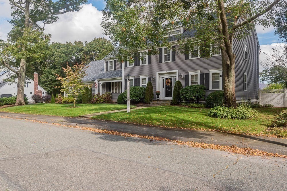 71 Cole Terrace Randolph, MA 02368 - Photo 3 of 23