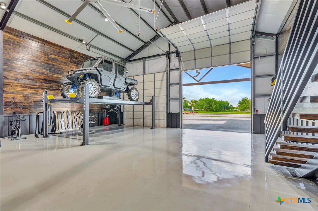121 Spring Ridge Drive Victoria, TX 77904 - Photo 27 of 48 Shop