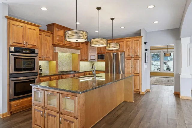 $1,845,000 | 6480 Yosemite Avenue, Excelsior, MN 55331