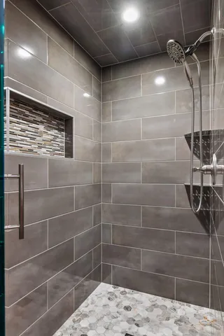 $1,845,000 | 6480 Yosemite Avenue, Excelsior, MN 55331