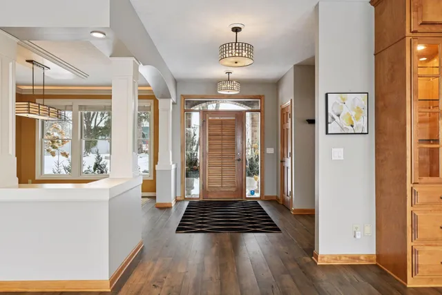 $1,845,000 | 6480 Yosemite Avenue, Excelsior, MN 55331