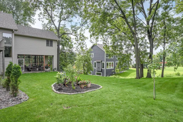 $1,845,000 | 6480 Yosemite Avenue, Excelsior, MN 55331
