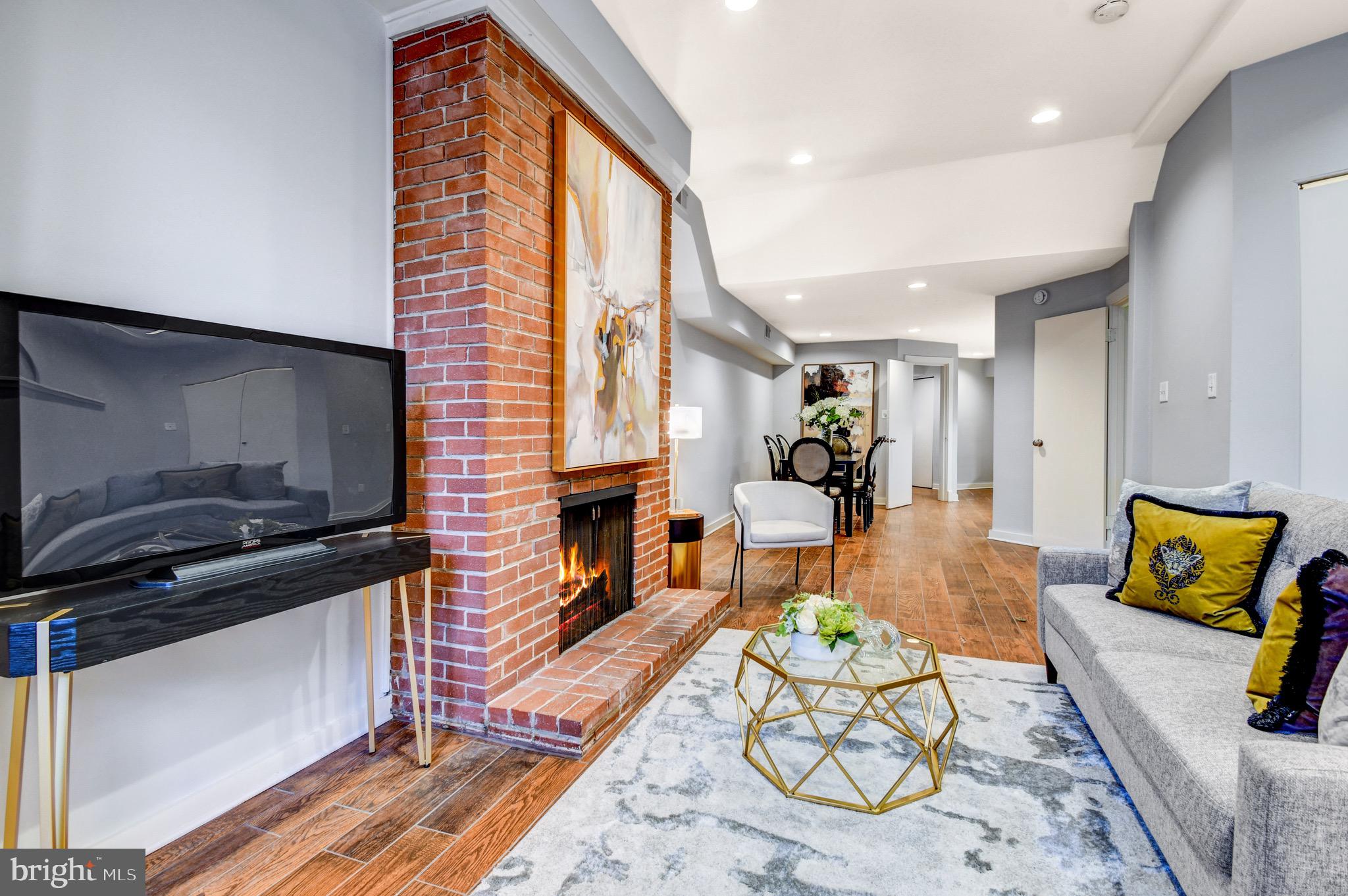1726 U Street Northwest, Unit 1 Washington, DC 20009 - Photo 5 of 31 Living Room