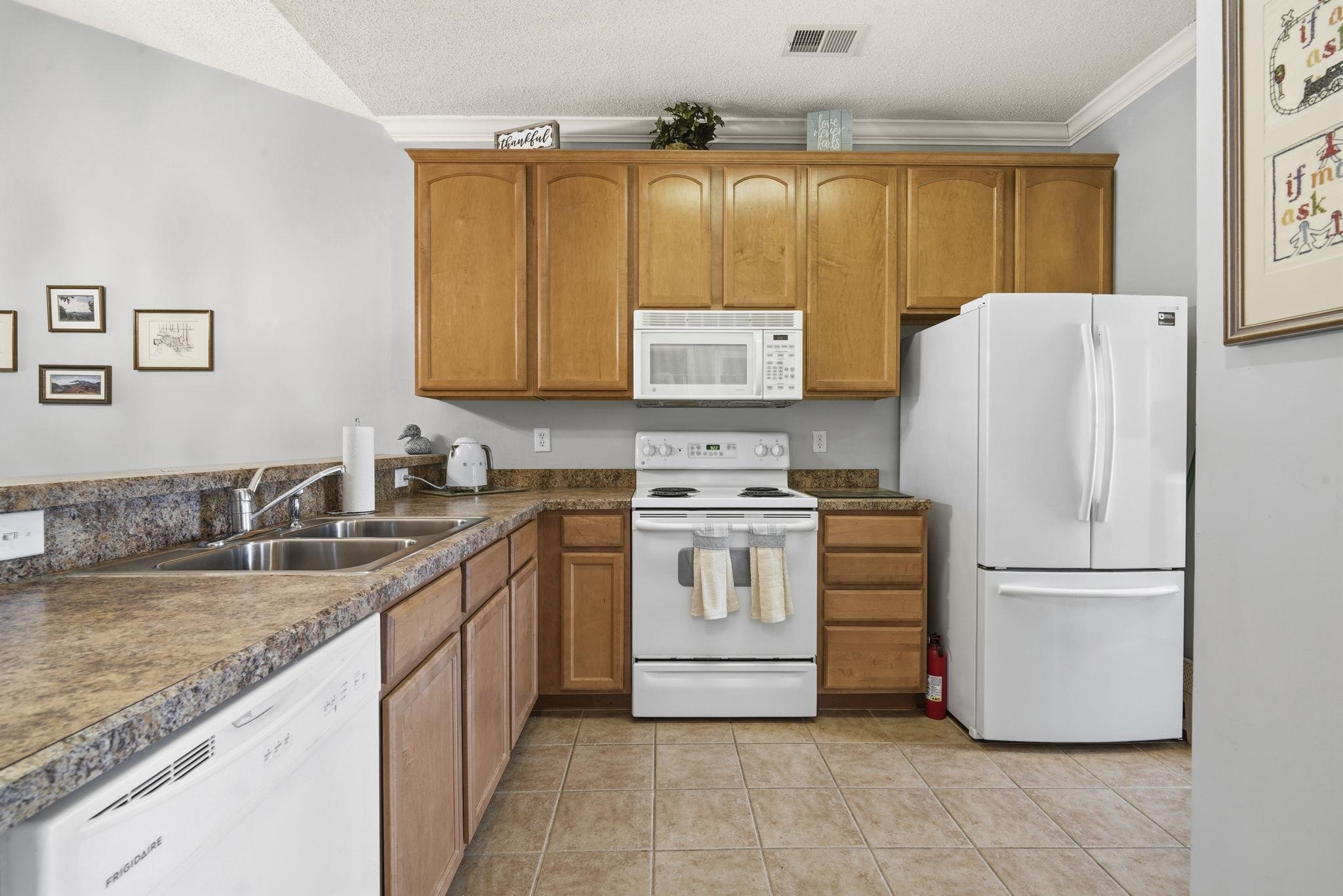 5864 Longwood Drive, Unit 303 Murrells Inlet, SC 29576 - Photo 5 of 34