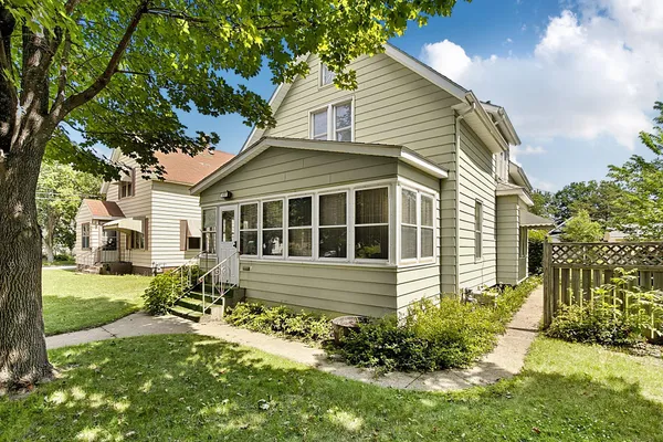 $182,500 | 122 16th Avenue North, St. Cloud, MN 56303