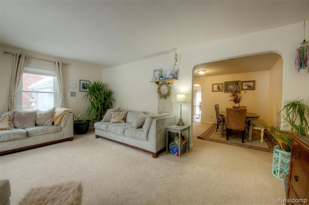 133 Riddle Street Howell, MI 48843 - Photo 7 of 53
