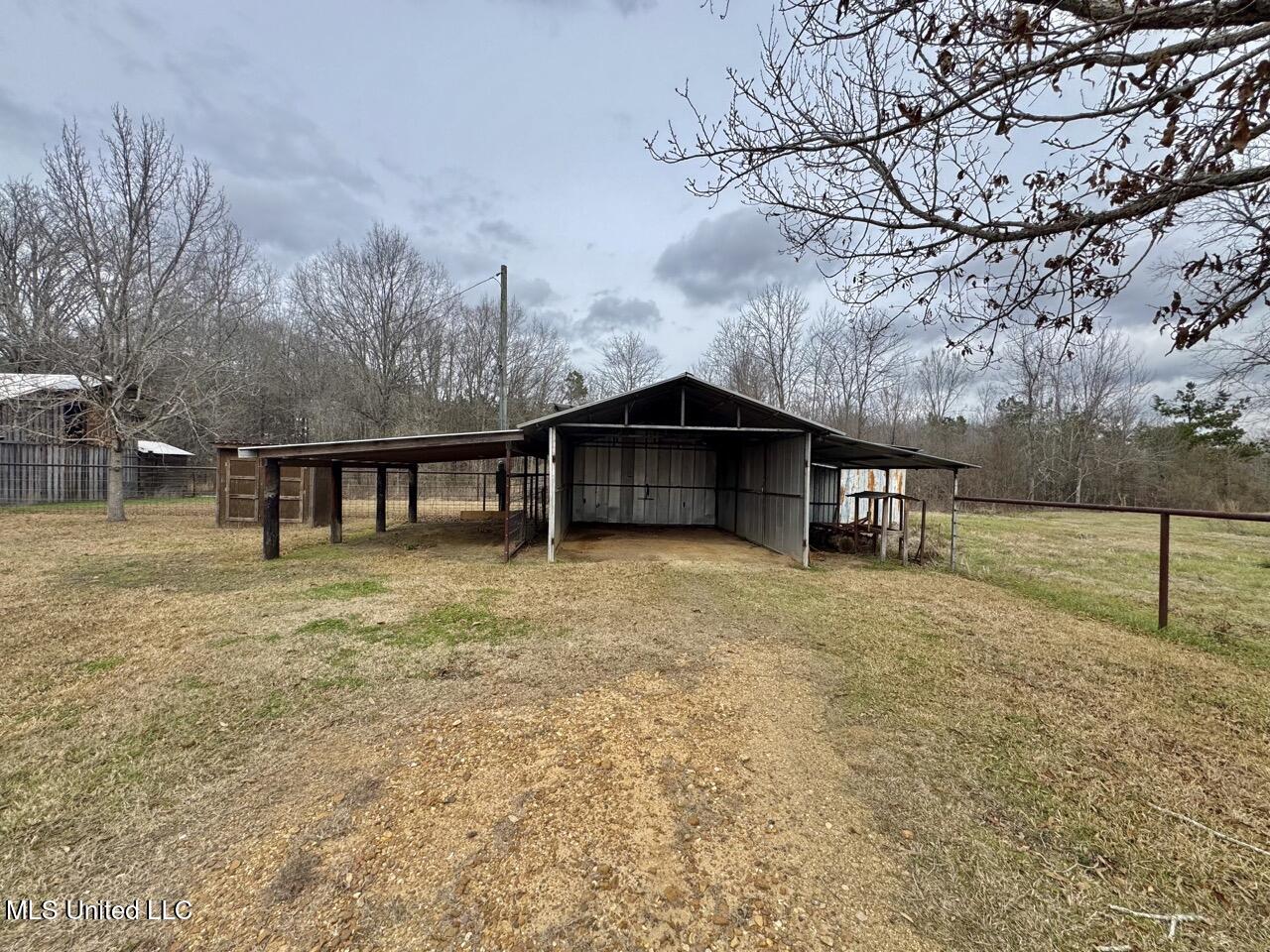 155 Haygood Road Harrisonburg, LA 71340 - Photo 7 of 41 IMG_9118 2 Large