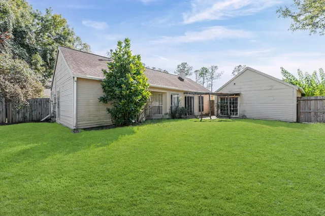 front view of house with a yard