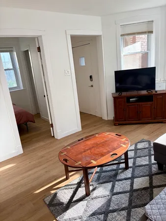 $1,400 | 2138 North Keeler Avenue, Unit 1, Chicago, IL 60639