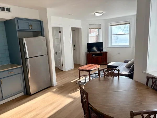 $1,400 | 2138 North Keeler Avenue, Unit 1, Chicago, IL 60639