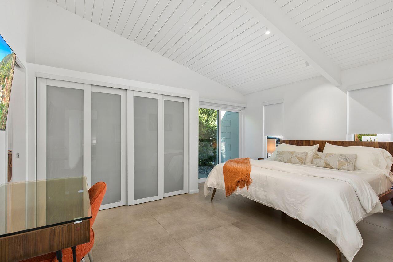 411 East Racquet Club Road Palm Springs, CA 92262 - Photo 22 of 35 Primary Bedroom