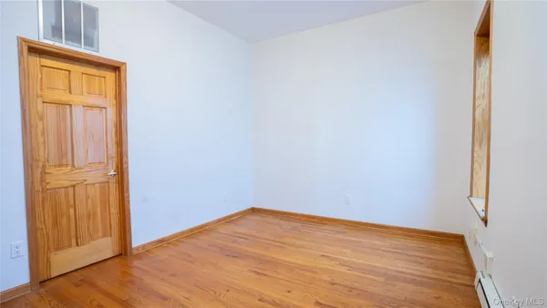 $2,360 | 46 North Village Avenue, Unit 13, Rockville Centre, NY 11570