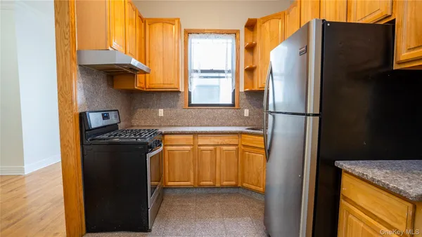 $2,360 | 46 North Village Avenue, Unit 13, Rockville Centre, NY 11570