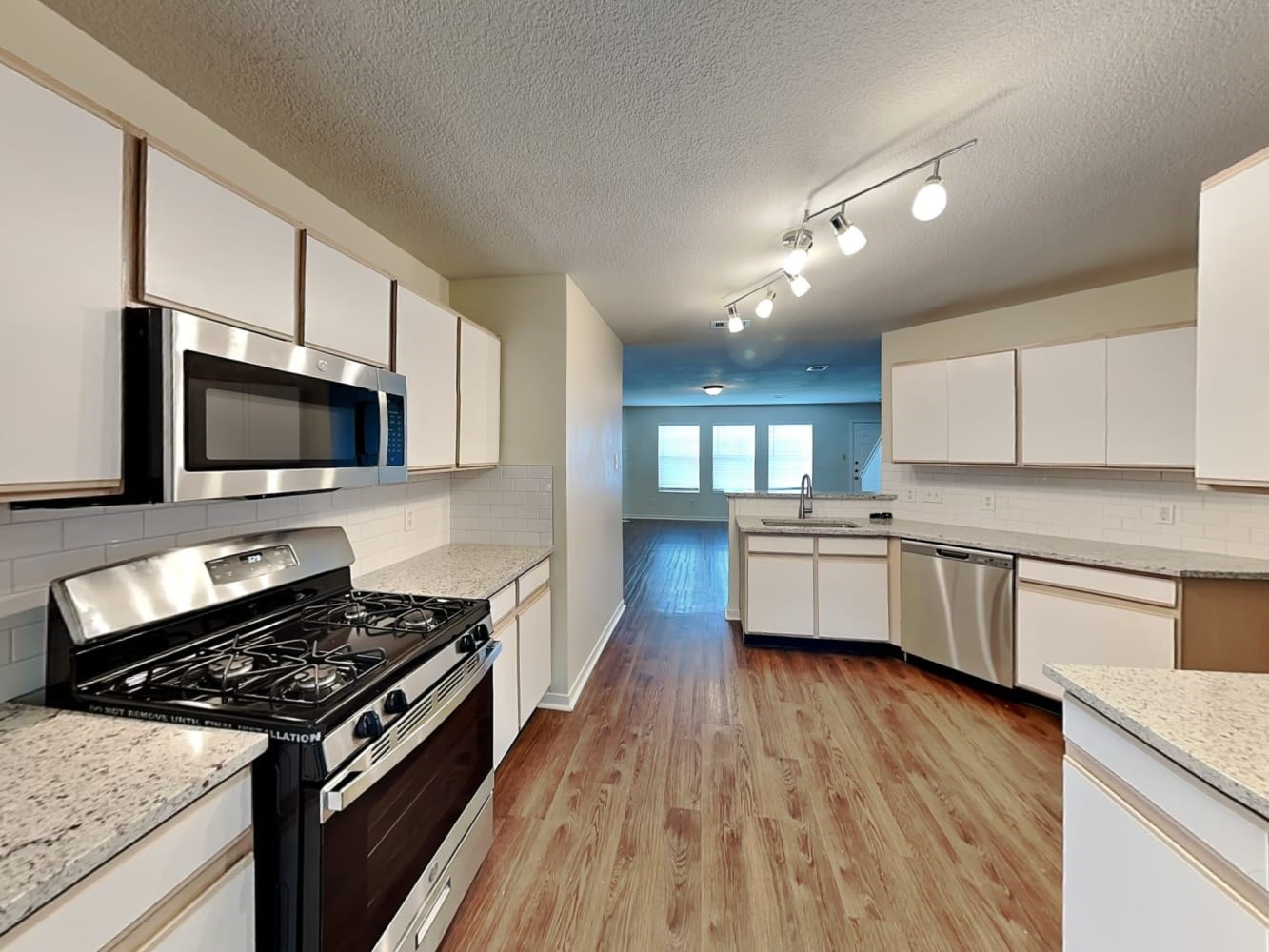 1818 Day Lily Way Houston, TX 77067 - Photo 3 of 17