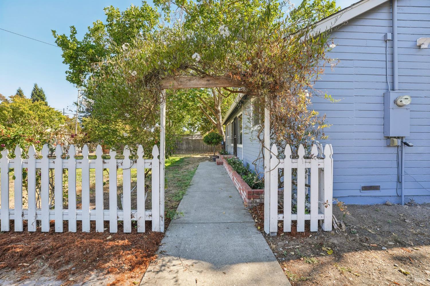 1715 Ridley Avenue Santa Rosa, CA 95403 - Photo 5 of 48