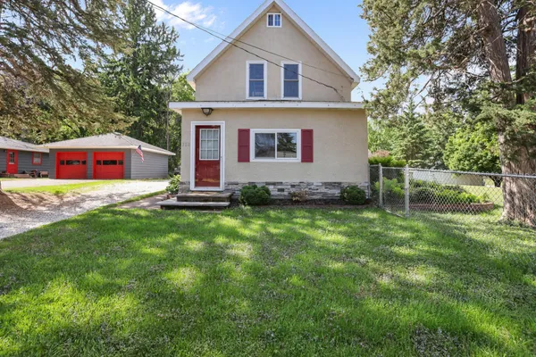 $250,000 | 308 8th Avenue Southeast, Forest Lake, MN 55025