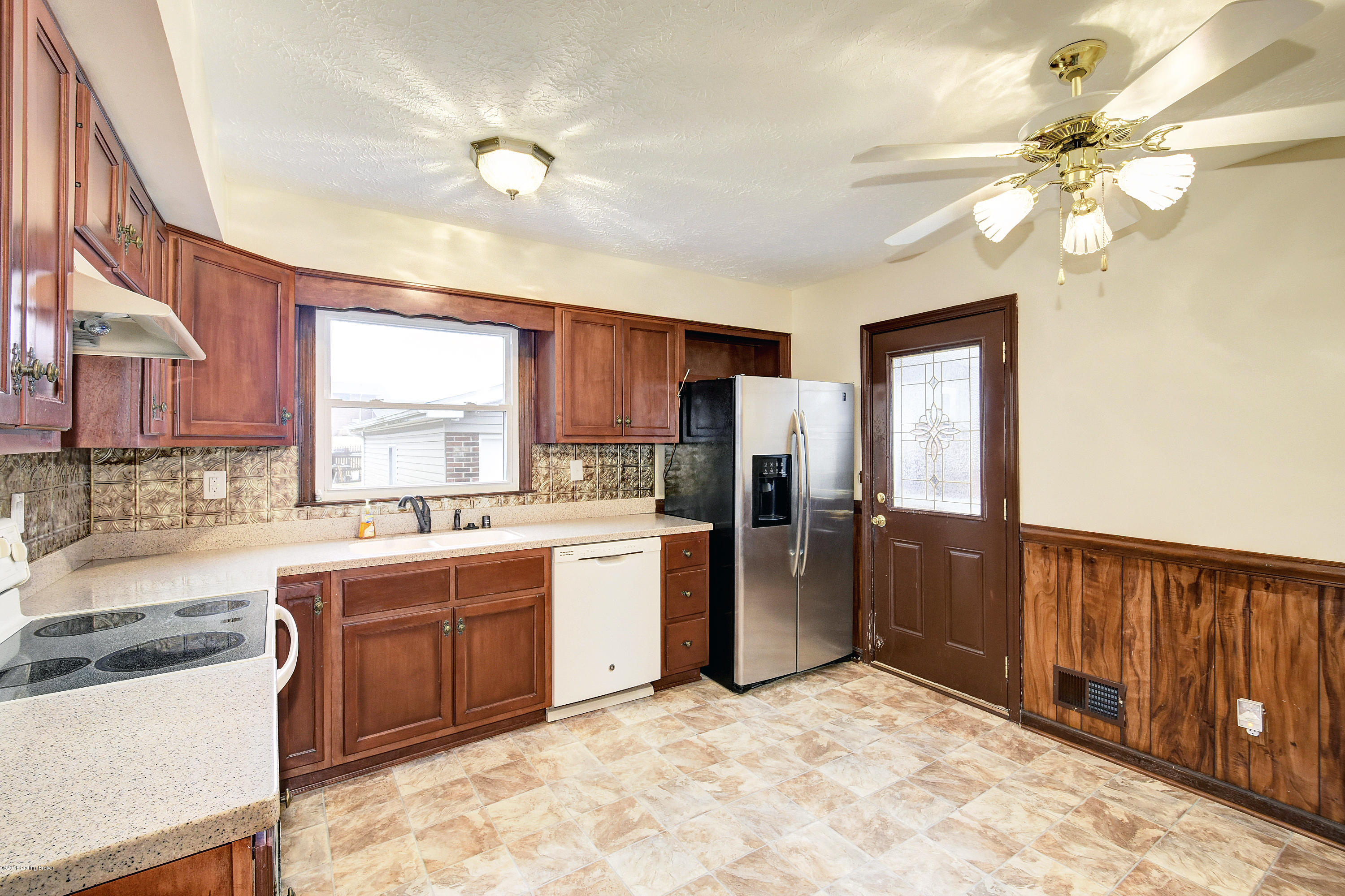 6615 El Rancho Road Louisville, KY 40291 - Photo 4 of 34 _DSC1905_7_8