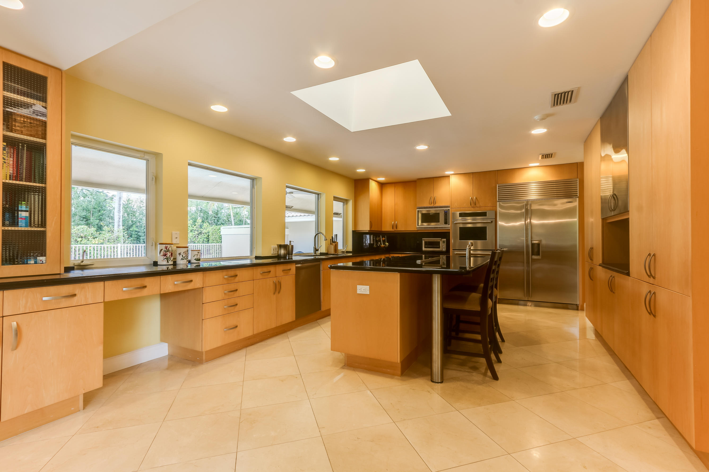 4475 Woodfield Boulevard Boca Raton, FL 33434 - Photo 13 of 42 Kitchen 1