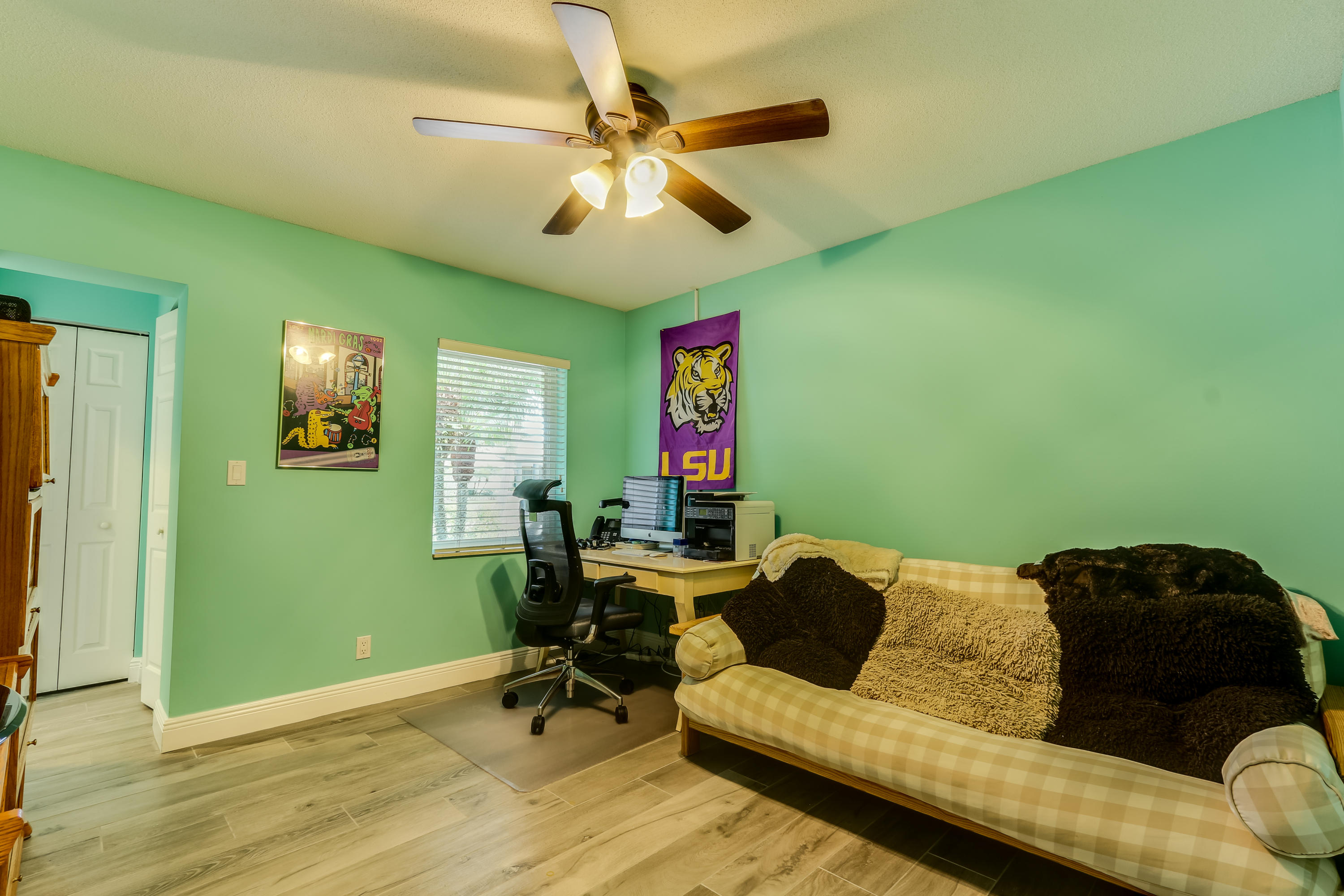 4475 Woodfield Boulevard Boca Raton, FL 33434 - Photo 37 of 42 Guest Room 4
