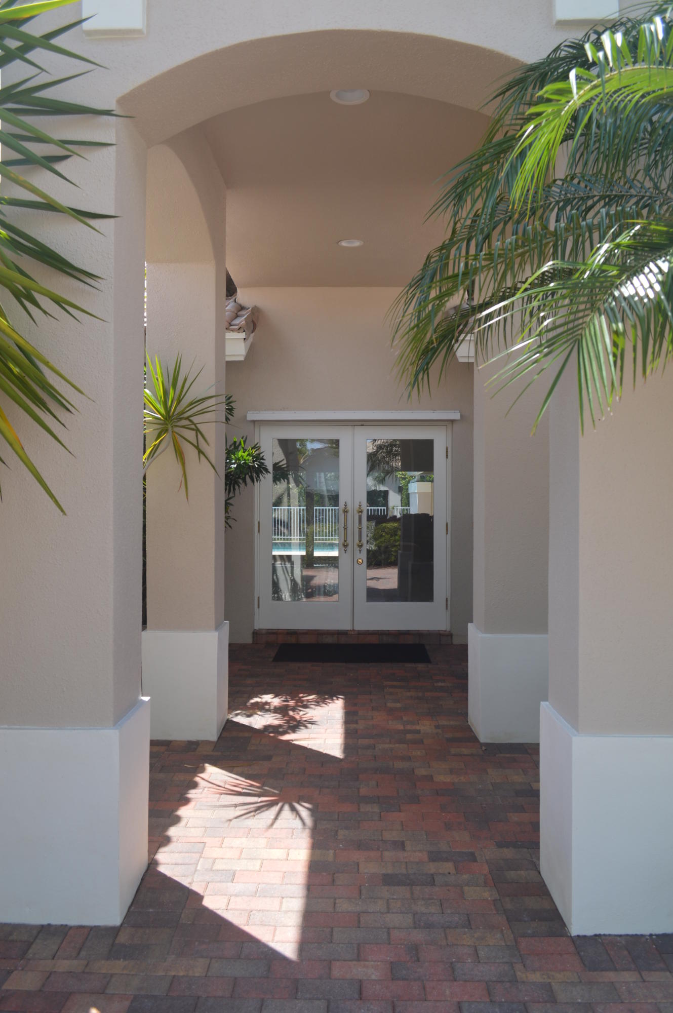 4475 Woodfield Boulevard Boca Raton, FL 33434 - Photo 5 of 42 Entry View 2