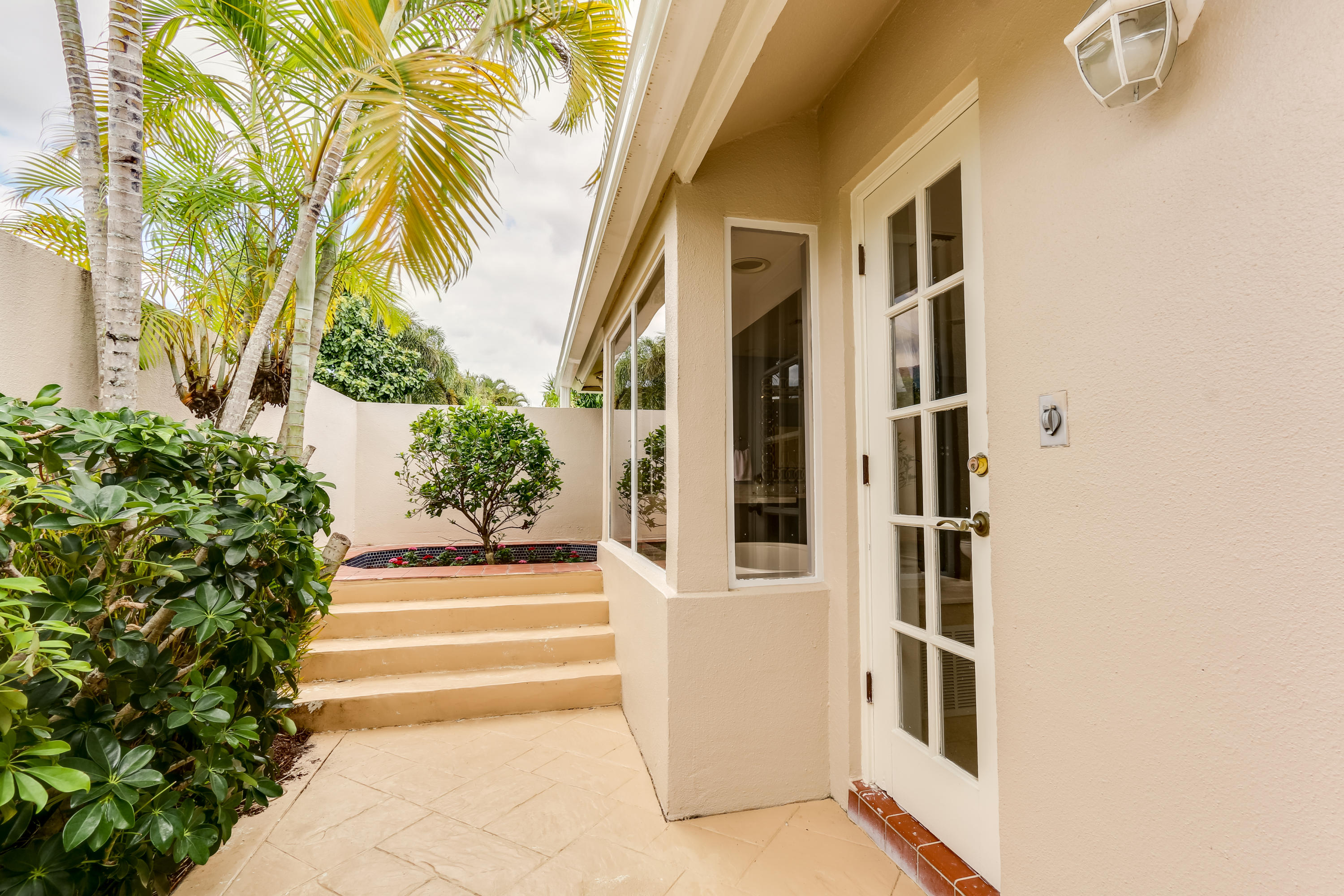 4475 Woodfield Boulevard Boca Raton, FL 33434 - Photo 9 of 42 Alcove behind Master Bathroom