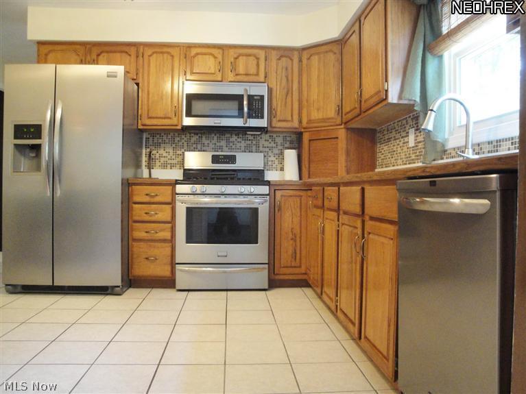 175 Roche Way Youngstown, OH 44512 - Photo 4 of 25 Gallery Image 4