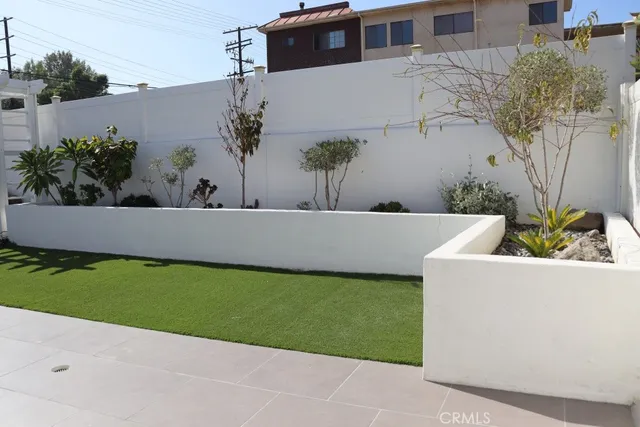 $5,995 | 9103 Wystone Avenue, Northridge, CA 91324