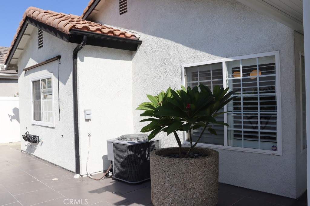 9103 Wystone Avenue Northridge, CA 91324 - Photo 59 of 59 a vase of flowers sitting on a table