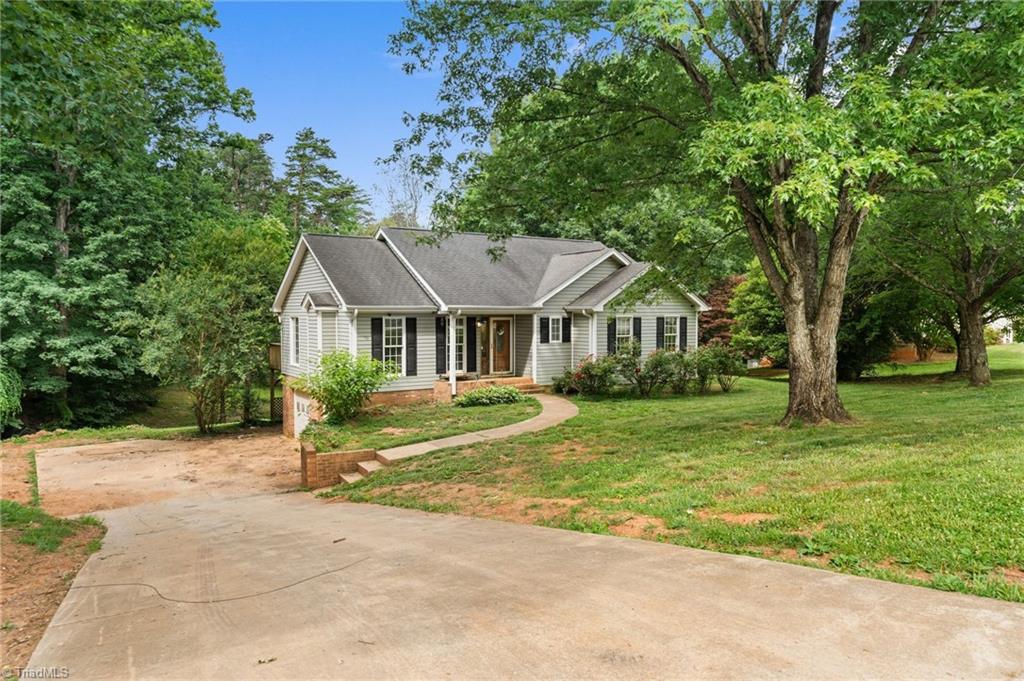 1085 Woodbury Road King, NC 27021 - Photo 2 of 34