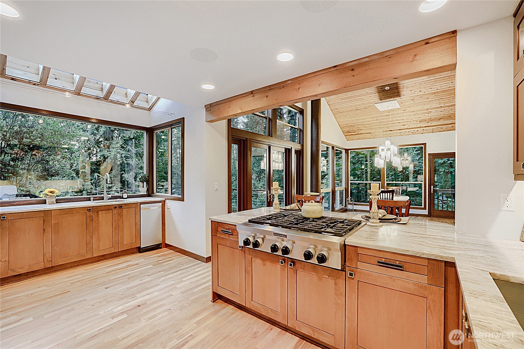 13020 Squak Mountain Road Southeast Issaquah, WA 98027 - Photo 15 of 40