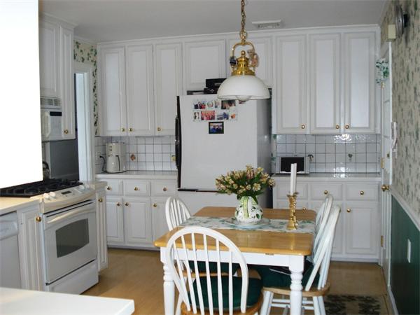 53 Garden Road Wellesley, MA 02481 - Photo 3 of 27