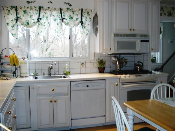 53 Garden Road Wellesley, MA 02481 - Photo 4 of 27