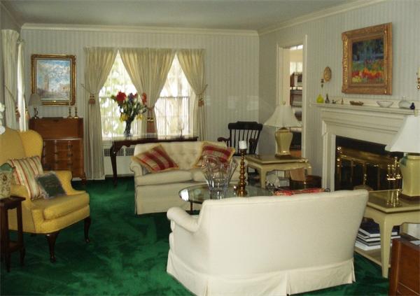 53 Garden Road Wellesley, MA 02481 - Photo 5 of 27