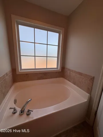 $2,100 | 125 Stonecroft Lane, Jacksonville, NC 28546