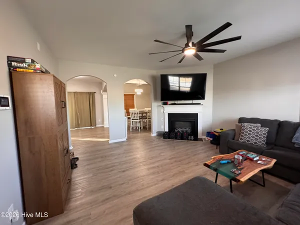 $2,000 | 125 Stonecroft Lane, Jacksonville, NC 28546