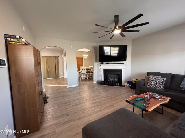 $2,100 | 125 Stonecroft Lane, Jacksonville, NC 28546