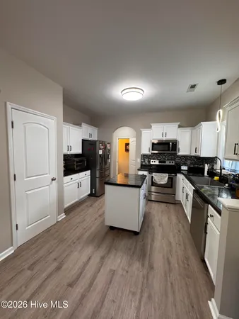 $2,000 | 125 Stonecroft Lane, Jacksonville, NC 28546