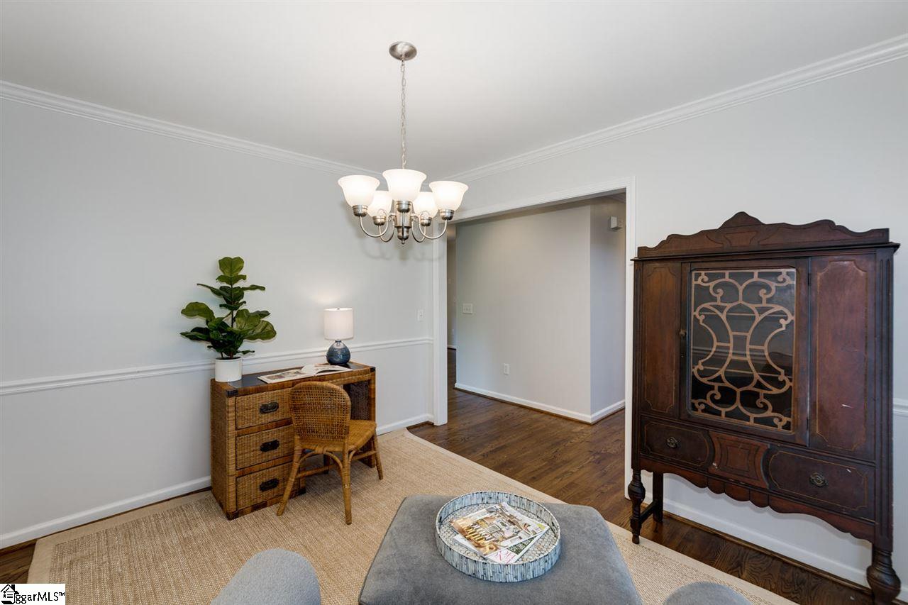 303 Grove Road Greenville, SC 29605 - Photo 4 of 33