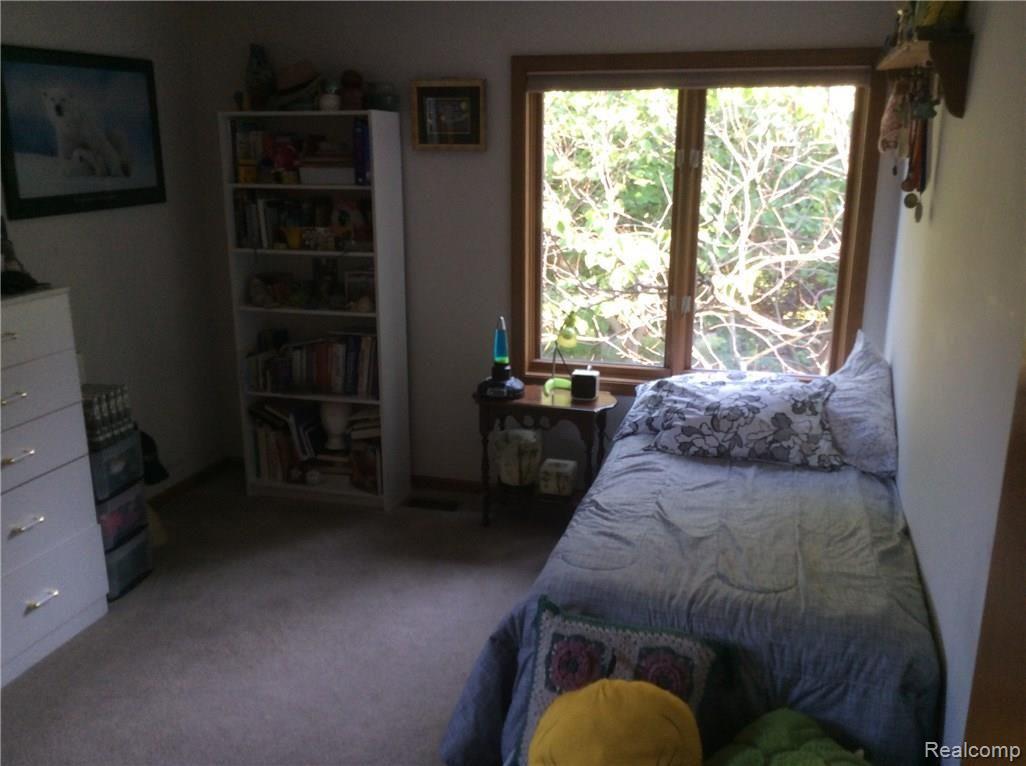 12555 Larkins Road Brighton, MI 48114 - Photo 25 of 35 image.jpg