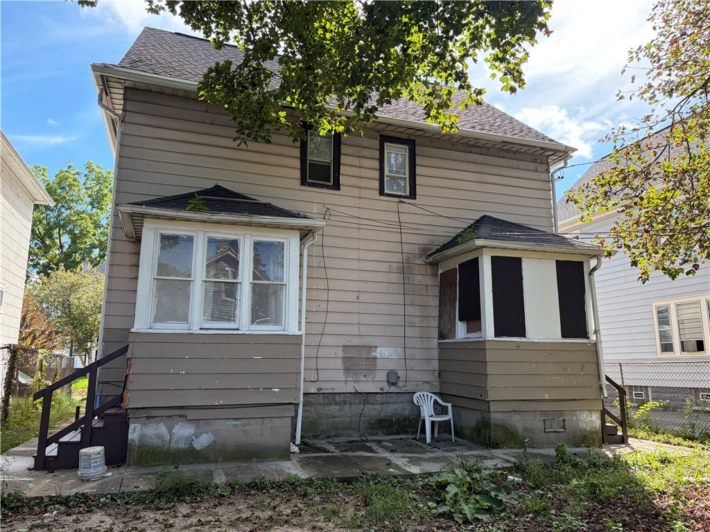 88 Fairbanks Street Rochester, NY 14621 - Photo 4 of 44 Back view
